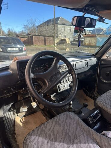 VAZ (LADA): Lada Niva 2131, ağ rəng, 4 qapılı İli 1999. Yürüş 240380. 1.8 — 8