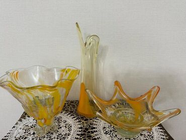 стекло посуды: Вазы винтажные из желтого стекла