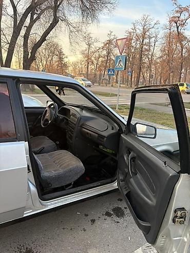 ВАЗ (ЛАДА): ВАЗ (ЛАДА) 21099: 2001 г., Седан — 9