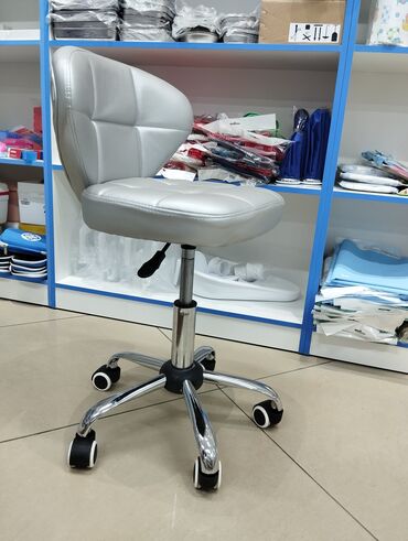 Медицинская мебель: Косметический стульчик со спинкой Цвет- Серебристый