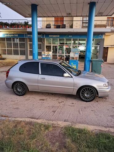 Toyota: Toyota Corolla: 1.6 l. | 2001 έ. Χάτσμπακ — 4