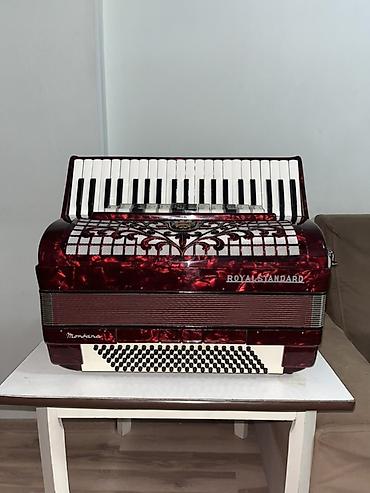c stand: Аккордеон Royal Standard Montana в эффектном бордовом перламутровом — 1
