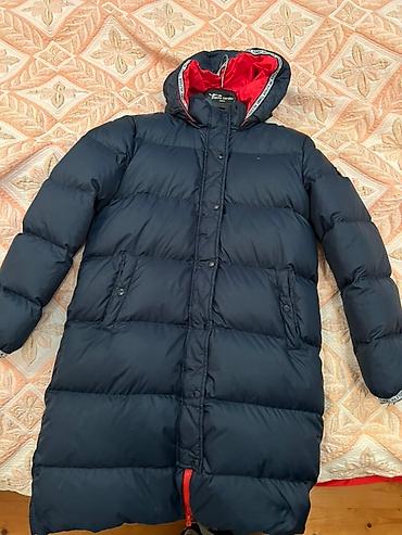 hilfiger: Tommy Hilfiger uzun şişme qız üçün qış kurtkası - Rəng: tünd göy — 4