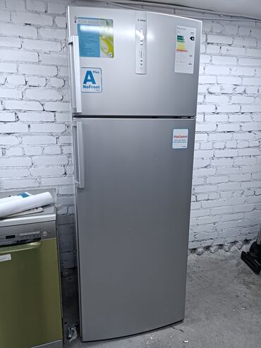 холдильники: Холодильник Bosch, Б/у, Двухкамерный, No frost, 70 * 150 * 70