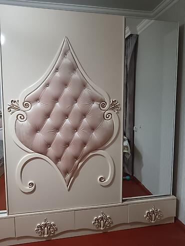 kitab skafi: İkinci əldir az işlənib. Yaşayış olmayıb deyə yaxşı vəziyyətdə qalıb — 1