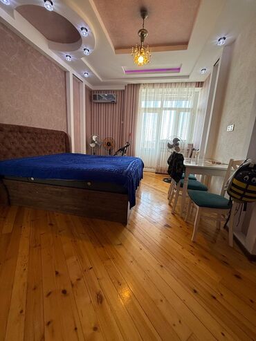 Sifarişlə qonaq dəstləri: Satılır: mənzilin geniş zalı və dəhlizi üçün nəzərdə tutulmuş daxili — 43