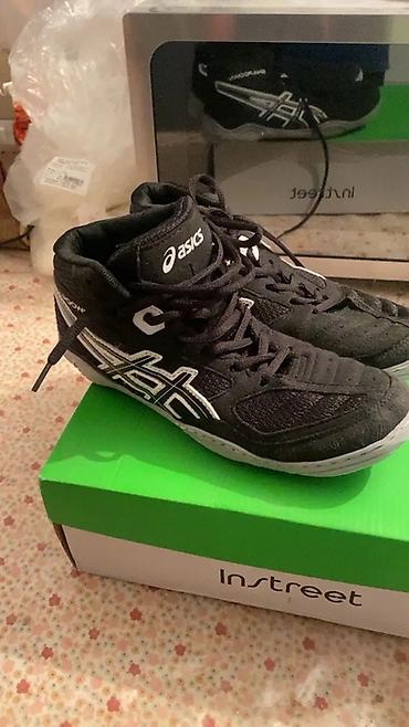 Борцовки ASICS 39 размер 
СРОЧНО ПРОДАЮ