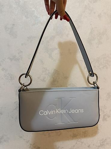 Calvin Klein Jeans original çanta

Real alıcıya endirim olunacaq