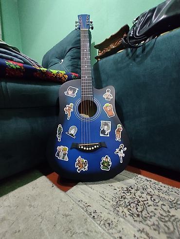 Гитары: Акустическая гитара 6‑струнная, форма корпуса Dreadnought с вырезом — 2