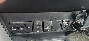 продам рав 4 гибрид: Toyota RAV4: 2018 г., 2.5 л, Вариатор, Гибрид, Кроссовер — 6
