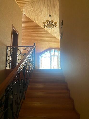 Həyət evləri və villaların satışı: Şəhər mənzərəsinə açılan balkonları olan möhtəşəm fasadlı 4 mərtəbəli — 17