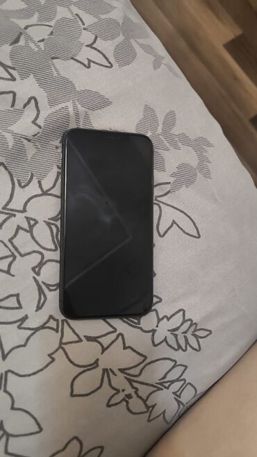 appl: IPhone 11, 64 GB