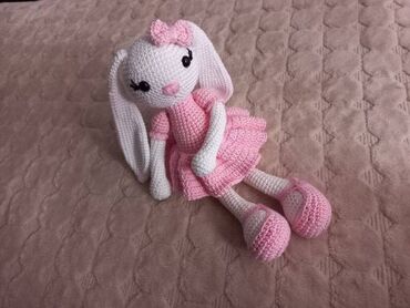 Heklana igračka zeka sa dugim ušima, amigurumi, moj ručni rad