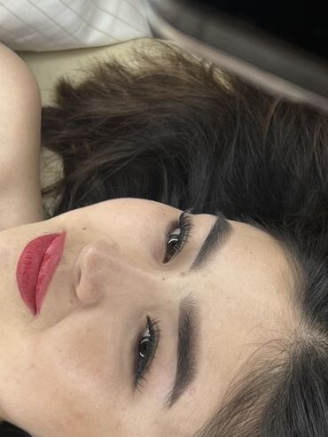 Косметика: Процедура перманентного макияжа губ позволяет придать губам желаемый — 29