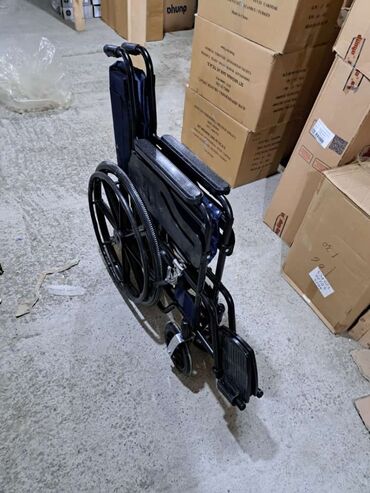 Yerimək üçün arabalar, çəliklər, əsalar, rollatorlar: 🩺Əsa (çəlik) böyüdüb kiçiltmək olur 20 AZN . 🩺Əsa (çəlik) böyüdüb — 17