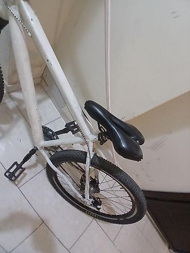 bmx gtr 334: Şəhər və off-road gəzintiləri üçün praktik velosiped - Rəng: ağ — 3