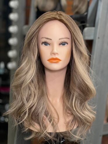 Тарелки: Təbii görünüşlü qadın pariki - Model: uzun dalğalı, “balayage”