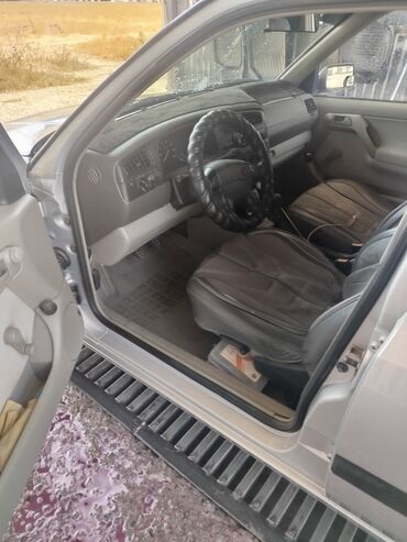 Volkswagen: Volkswagen Vento: 1996 г., 1.8 л, Механика, Бензин, Седан — 2