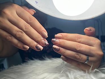 süni qazon qiyməti: Oz dirnagina gel 10azn 
Tipsi 13azn 
Model kimi :8azn — 2
