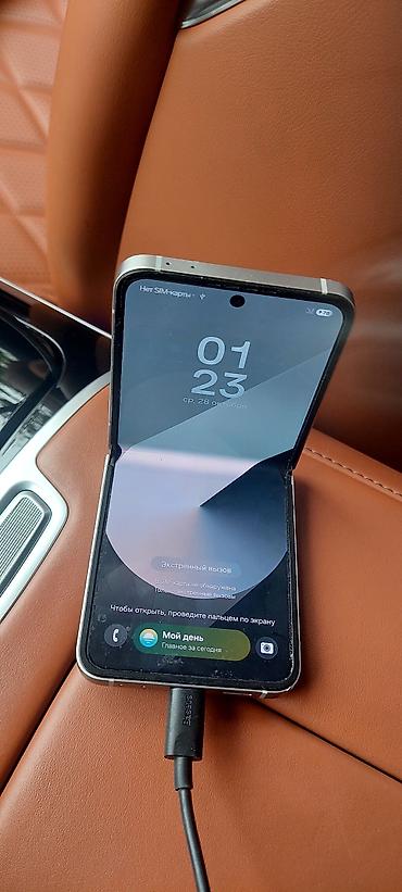 galaxy z flip 6: Samsung Galaxy Z Flip 6, 256 GB, rəng - Boz, İki sim kartlı — 7