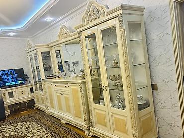 kafe stul: Klassik üslubda qonaq otağı mebel dəsti Tərkibi: - Yemək masası – — 3