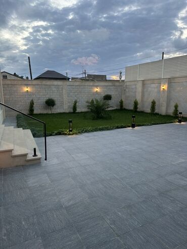 Həyət evləri və villaların satışı: Mərdəkan 5.5sotda ideal ərazidə Bravo marketin arxasında geniş — 5