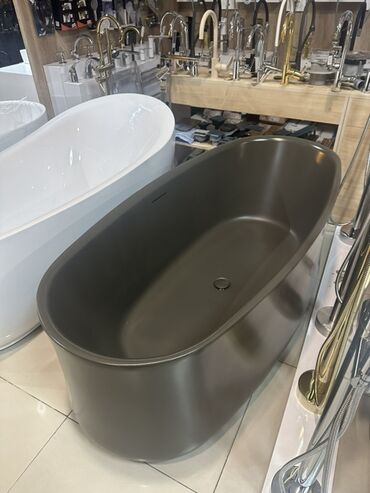 Moydadırlar: Ağ rəngli keramika Çanaq və iki geniş siyirməli ağ qapalı şkafı olan — 14