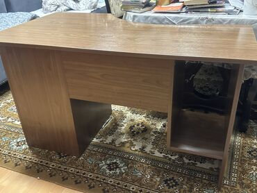 Компьютерные столы: Компьютерный стол, Б/у, С полками