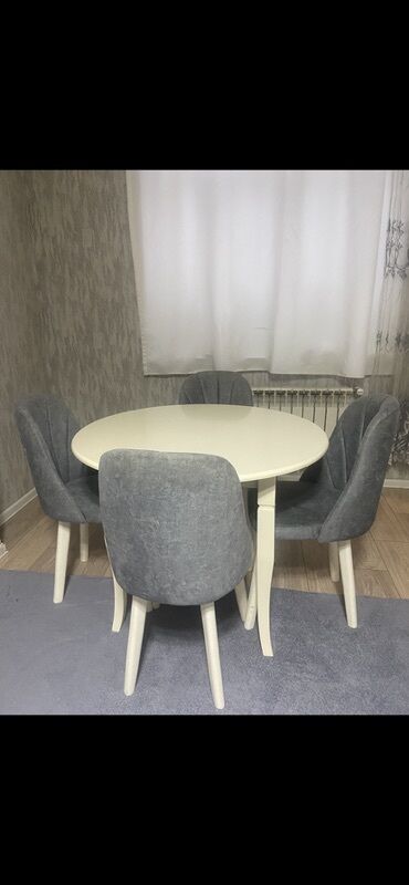стеклянный кухонный стол: Для гостиной, Б/у, Нераскладной, Круглый стол, 4 стула