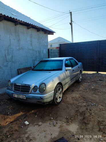 мерс автомобиль: Mercedes-Benz E-Class: 1995 г., 2 л, Механика, Бензин, Седан