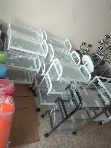 Rəflər, etajerkalar: Daşıyıcı
Estetik
Etejerka
Katalka
Təkərli
Şüşəli
Taxtadan
Polka — 3