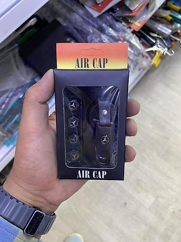 Набор колпачков на ниппели AIR CAP с логотипом Mercedes. В комплекте