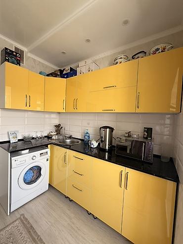 silver kitchen: Продаю кухонный гарнитур в хорошем состоянии. Яркий, красивый жёлтый — 1