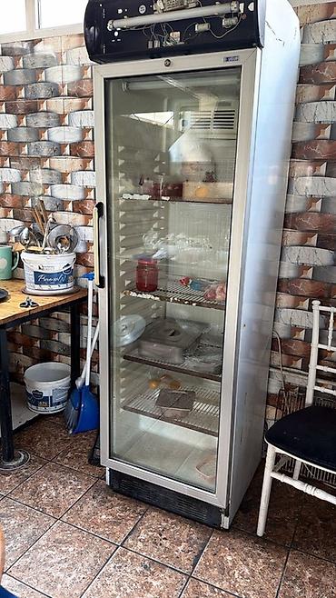 Холодильное оборудование: Şüşə qapılı vitrin tipli soyuducu Tam işlək vəziyətdədir heç bir — 1