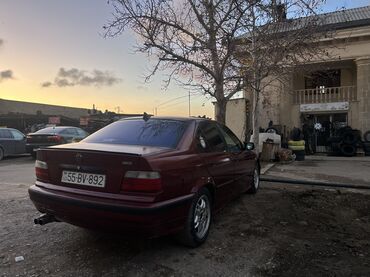 BMW: BMW 3 series: 1.8 l | 1993 il Sedan — 6