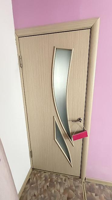 Межкомнатная дверь, Б/у, Со стеклом, Распашная, Витражная, цвет - Бежевый