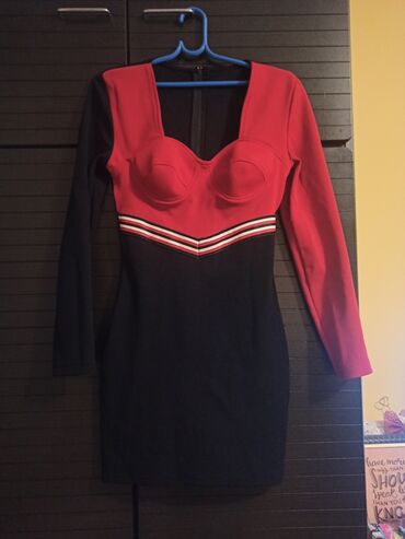 zara haljina sa puf rukavima: Zara S (EU 36), bоја - Crvena, Koktel, klub, Dugih rukava