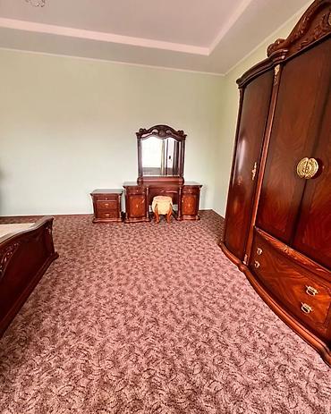 Долгосрочная аренда домов: 300 м², 7 комнат — 5