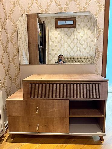 Komodlar: Mebel dəsti – güzgülü makiyaj/console masası - Material: ağac — 1