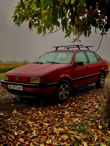 Volkswagen: Volkswagen Passat: 1989 г., 1.8 л, Механика, Газ, Седан