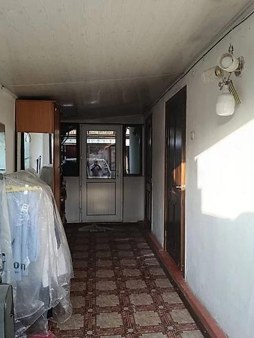 Продажа коттеджей и домов: 🏡 Срочно продаётся полдома! 🔥 📍 Начало Маевки, Бишкек 🏠 Площадь: 60 — 9
