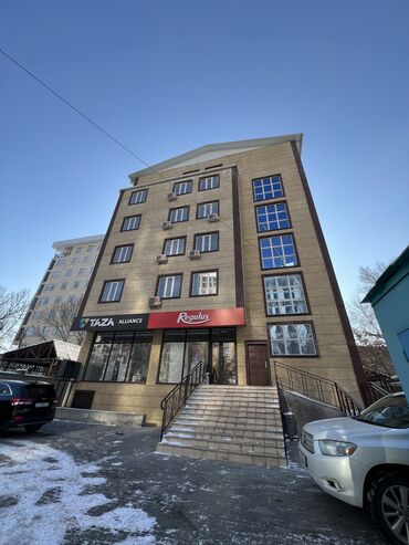 купить магазины: Продаю Магазин В бизнес-центре, 180 м², Свежий ремонт, Отдельный вход, 2 этаж