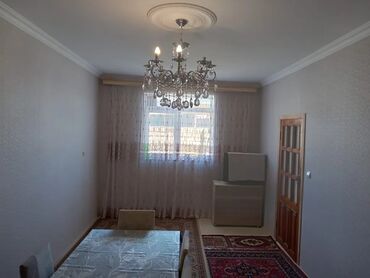 Həyət evləri və villaların satışı: 3 otaqlı, 70 kv. m, Orta təmir