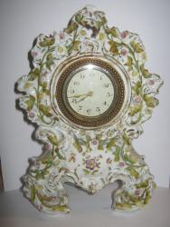 часы с эмиратов: Антикварные часы для спальни, будуара. Европа, нач. 20 века Высота ~