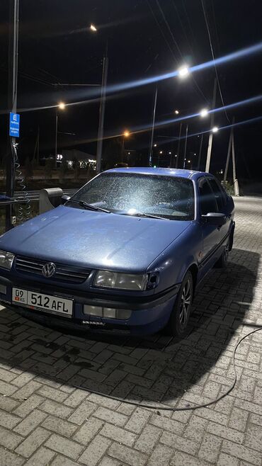 Volkswagen: Volkswagen Passat: 1994 г., 1.8 л, Механика, Бензин, Седан