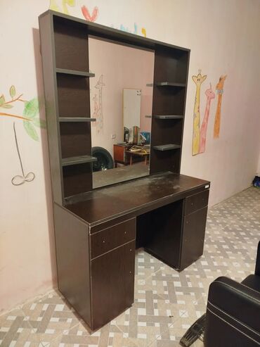 складной стол: Новый, Стол для стрижки, С зеркалом at lalafo.az складной стол: Новый, Стол для стрижки, С зеркалом