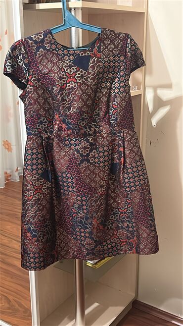 Digər qadın geyimləri: Hamisi Ideal veziyyetdedi. 42-44 olchu. Twist birinci l- 30 azn — 12