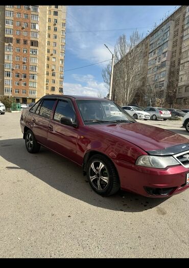 Daewoo: Daewoo Nexia: 2011 г., 1.5 л, Механика, Бензин, Седан