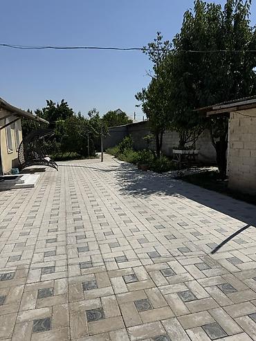 дома с бизнесом: Продаётся жилой дом с ограждённым участком и выездом на — 5