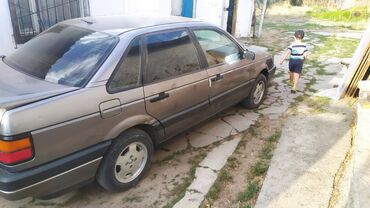 продаю пасат: Volkswagen Passat: 1990 г., 2 л, Механика, Бензин, Седан